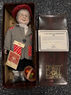 Emma #1044 Dynasty Doll Collection 16" Porcelain Grandma Cardinal Inc Hobo W Box